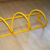 Four Bay Commercial Metal Creative Pipe Spiral Coil Shape sykkelstativ