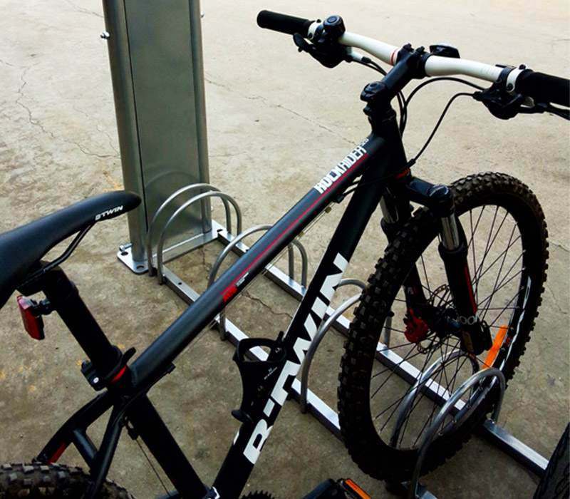 Hage Metal Outdoor Bike Shelters Sykkeloppbevaringsstativ Skur for Urban
